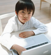 パソコンと男の子